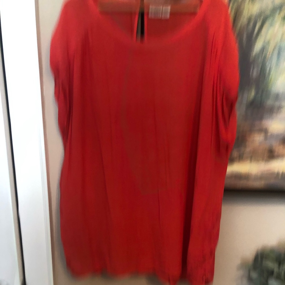 Coral Lace Detail Top w/ keyhole back